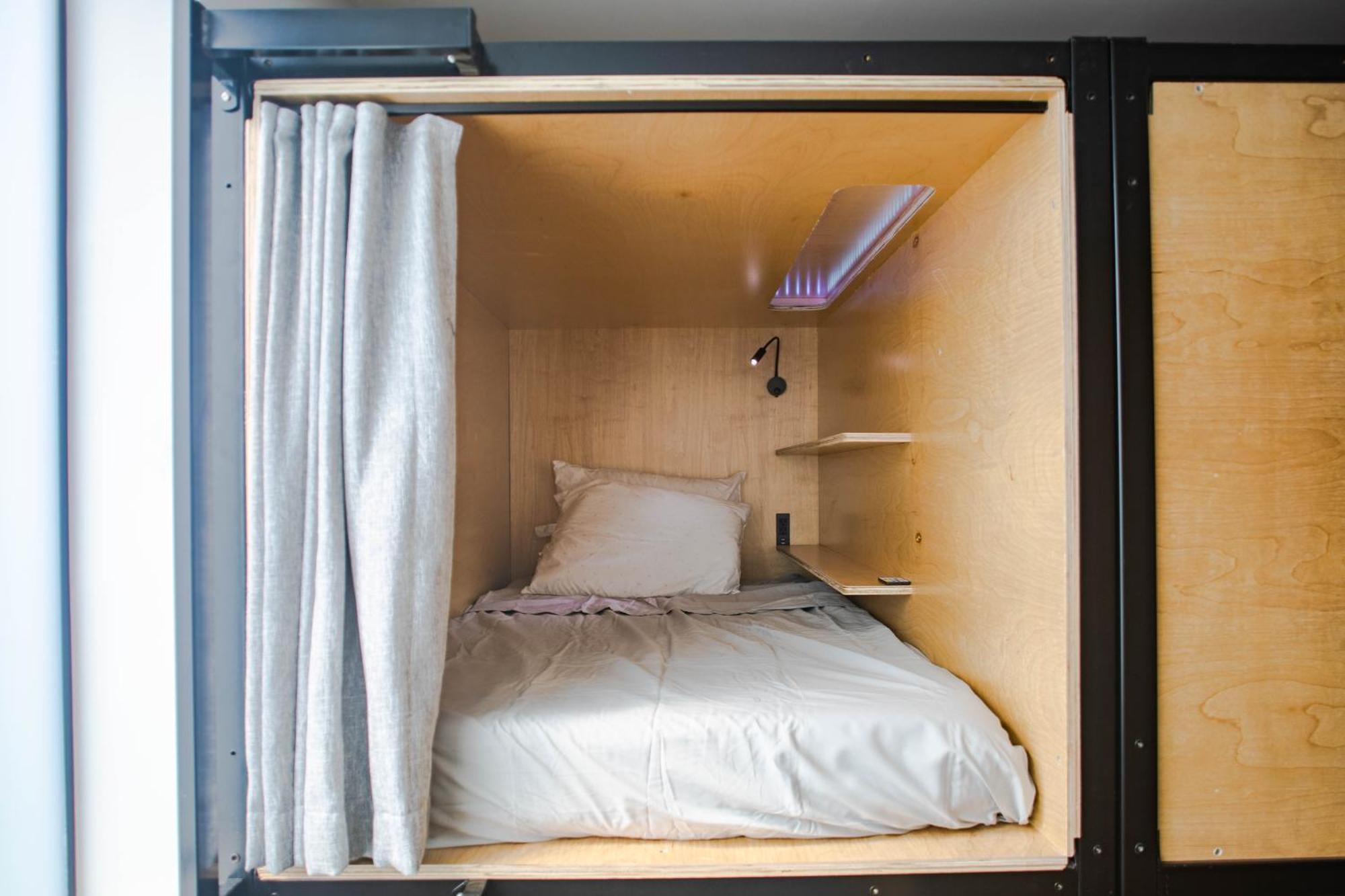 Bed 8-Bed Dormitory Room,1528451659:JPEG